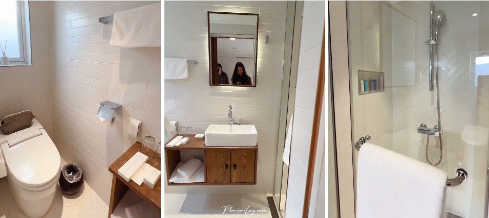 Rakkojae Seoul Modern Bathroom in Hanok