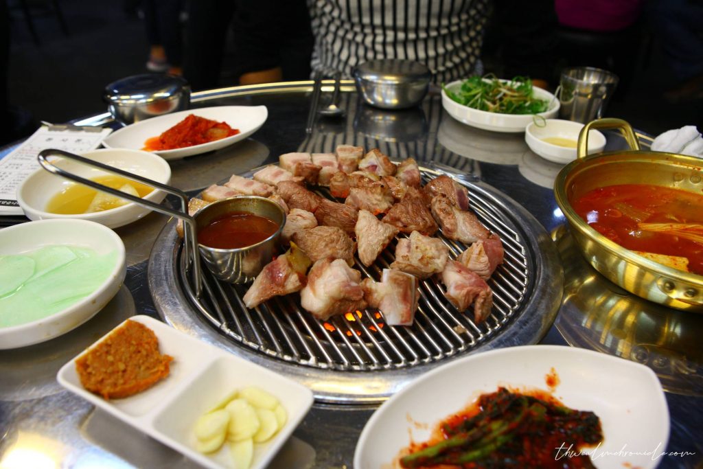 Jeju Food To Eat Samgyeopsal(Grilled Prok Belly)